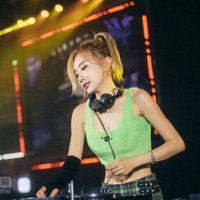 電子琴dj版手拿蝶兒敲起來